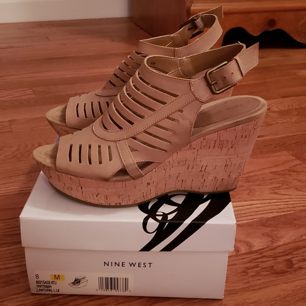 Nine West beige leather wedge sandals size 8M